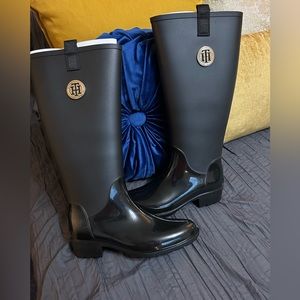 NEW!!!! Ladies Tommy Hilfiger Rain Boots.